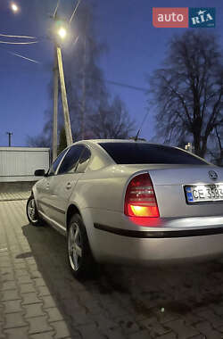 Лифтбек Skoda Superb 2004 в 