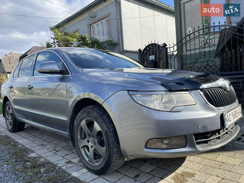 Лифтбек Skoda Superb 2008 в Ужгороде
