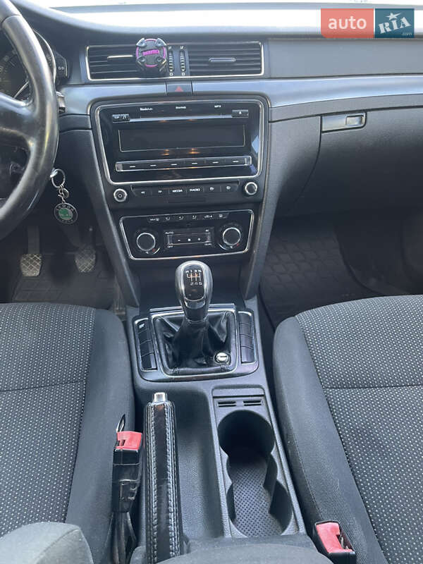 Лифтбек Skoda Superb 2008 в Ужгороде