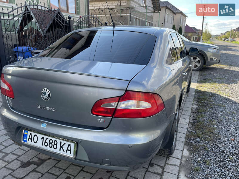 Лифтбек Skoda Superb 2008 в Ужгороде
