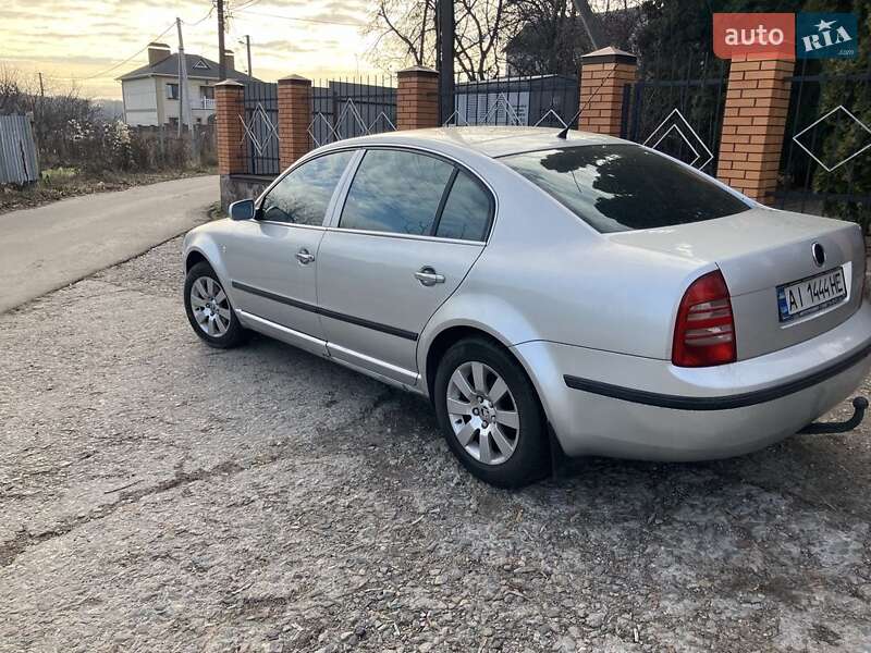 Ліфтбек Skoda Superb 2004 в Обухові