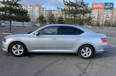 Лифтбек Skoda Superb 2016 в 