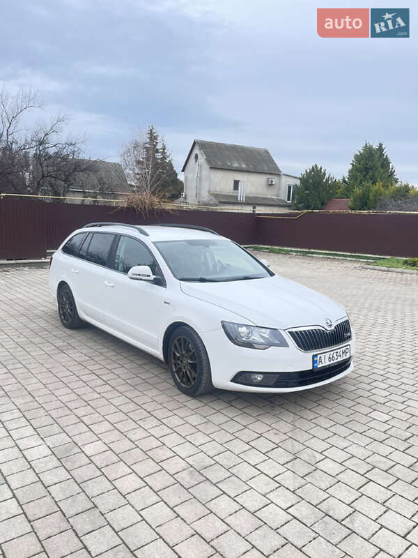 Универсал Skoda Superb 2013 в 