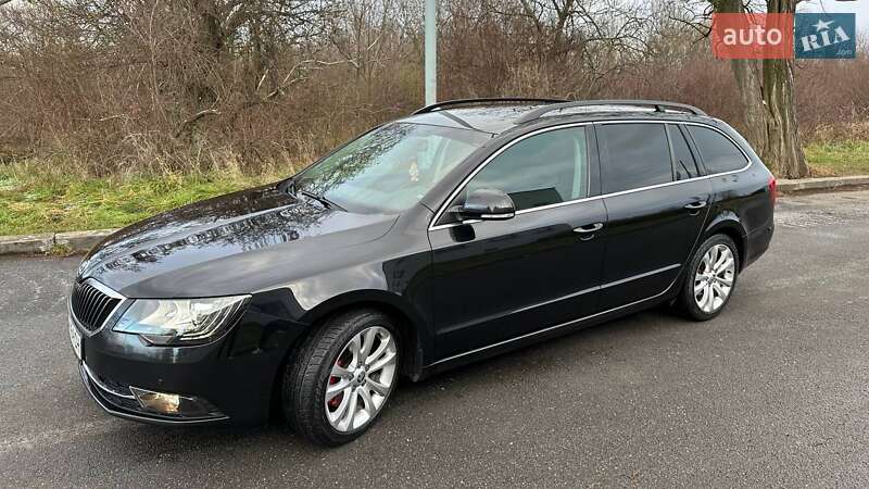 Универсал Skoda Superb 2015 в Ужгороде