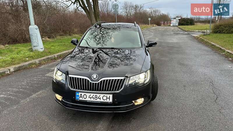Универсал Skoda Superb 2015 в Ужгороде