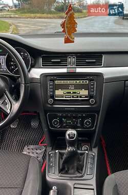 Универсал Skoda Superb 2015 в 