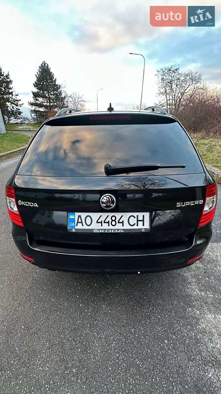 Универсал Skoda Superb 2015 в Ужгороде