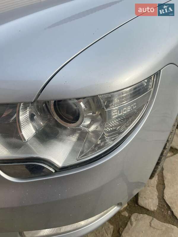 Лифтбек Skoda Superb 2012 в Надворной