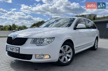 Універсал Skoda Superb 2011 в Дрогобичі