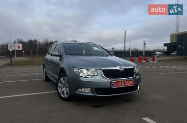 Універсал Skoda Superb 2012 в Рівному