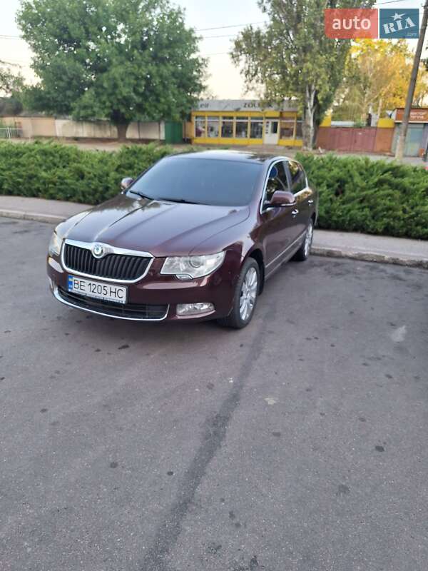 Лифтбек Skoda Superb 2012 в Николаеве