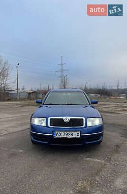 Лифтбек Skoda Superb 2002 в 