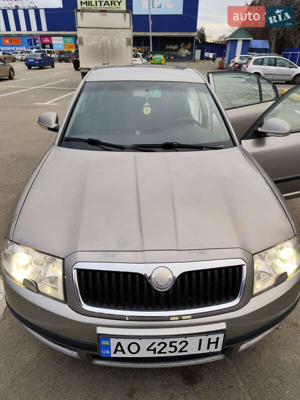Лифтбек Skoda Superb 2008 в 