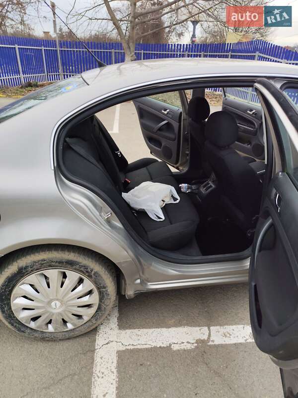 Лифтбек Skoda Superb 2008 в Ужгороде