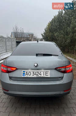 Лифтбек Skoda Superb 2018 в 