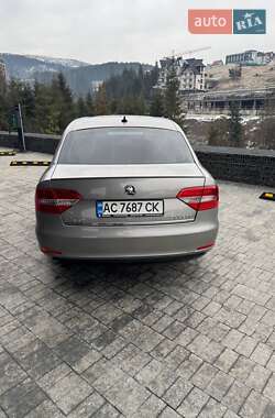 Лифтбек Skoda Superb 2013 в 