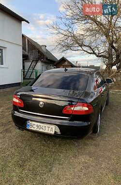 Лифтбек Skoda Superb 2010 в Мостиске