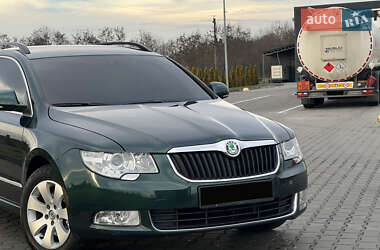 Універсал Skoda Superb 2011 в Луцьку