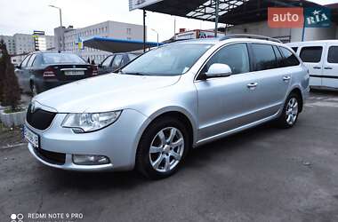 Универсал Skoda Superb 2011 в Львове