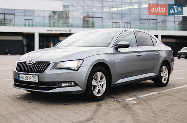 Лифтбек Skoda Superb 2017 в 
