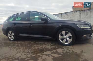 Универсал Skoda Superb 2016 в Звягеле