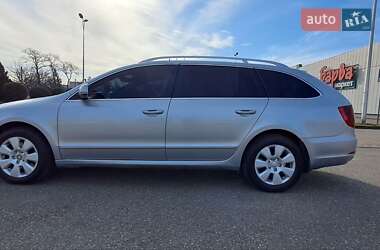 Універсал Skoda Superb 2011 в Виноградові