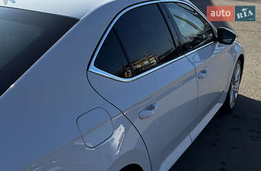 Лифтбек Skoda Superb 2019 в 
