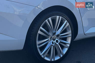 Лифтбек Skoda Superb 2019 в 
