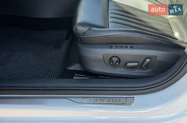 Лифтбек Skoda Superb 2019 в 