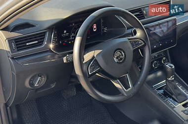 Лифтбек Skoda Superb 2019 в 