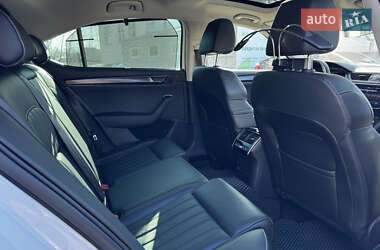Лифтбек Skoda Superb 2019 в 