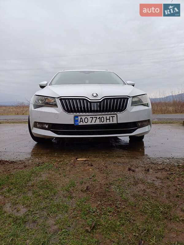 Универсал Skoda Superb 2015 в Ольховке