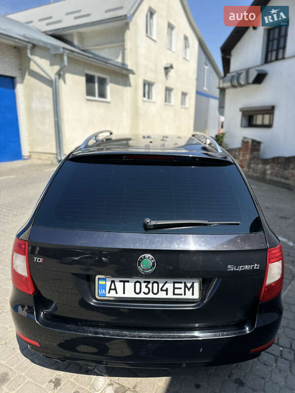 Универсал Skoda Superb 2012 в Долине