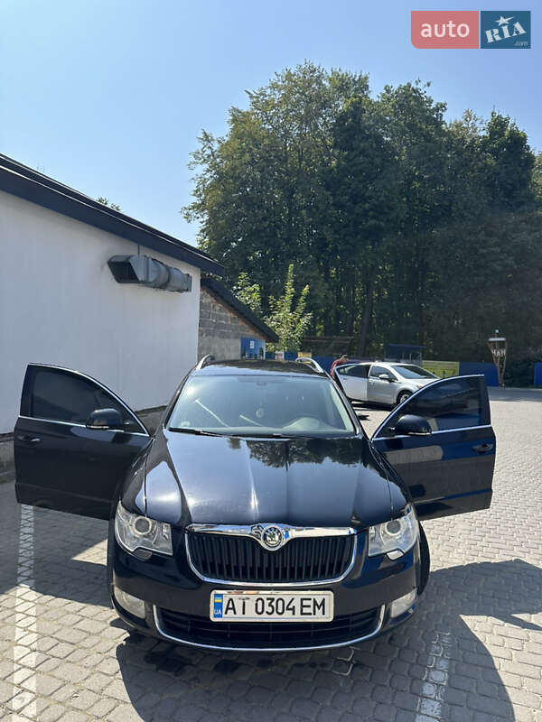 Универсал Skoda Superb 2012 в Долине