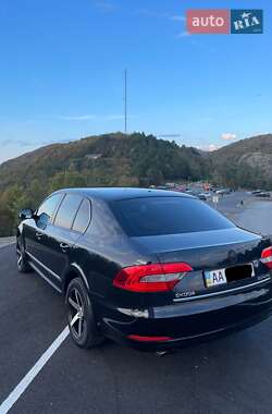 Лифтбек Skoda Superb 2013 в 