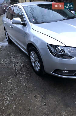 Лифтбек Skoda Superb 2014 в 