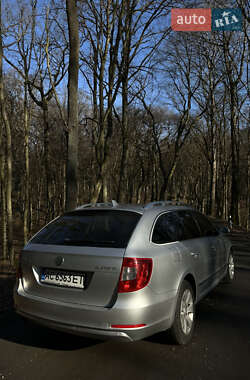 Универсал Skoda Superb 2010 в Луцке