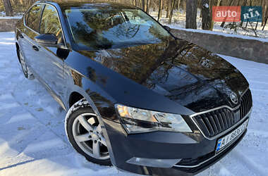 Лифтбек Skoda Superb 2015 в Киеве