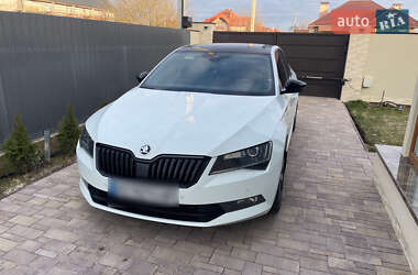 Лифтбек Skoda Superb 2016 в Ужгороде