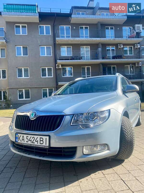 Універсал Skoda Superb 2010 в Львові