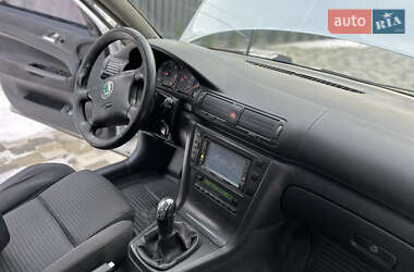 Ліфтбек Skoda Superb 2004 в Львові