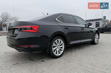 Ліфтбек Skoda Superb 2022 в 