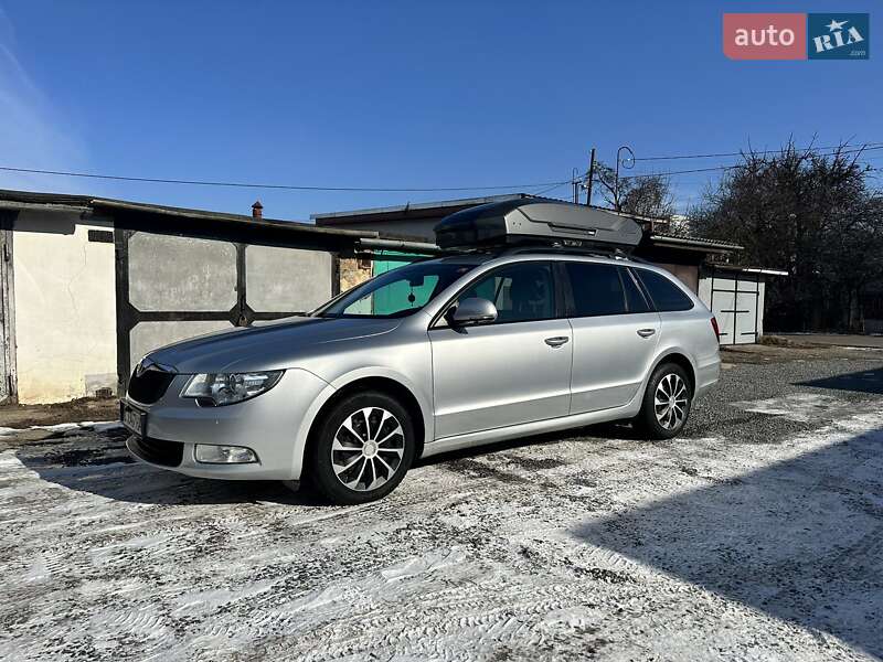 Универсал Skoda Superb 2012 в Ровно