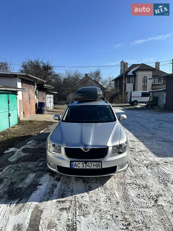 Универсал Skoda Superb 2012 в Ровно