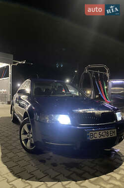 Лифтбек Skoda Superb 2007 в Старом Самборе