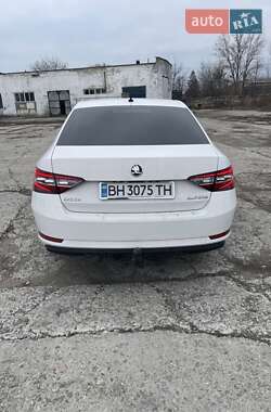Лифтбек Skoda Superb 2017 в 