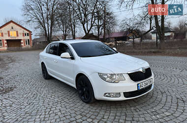 Лифтбек Skoda Superb 2011 в Тячеве