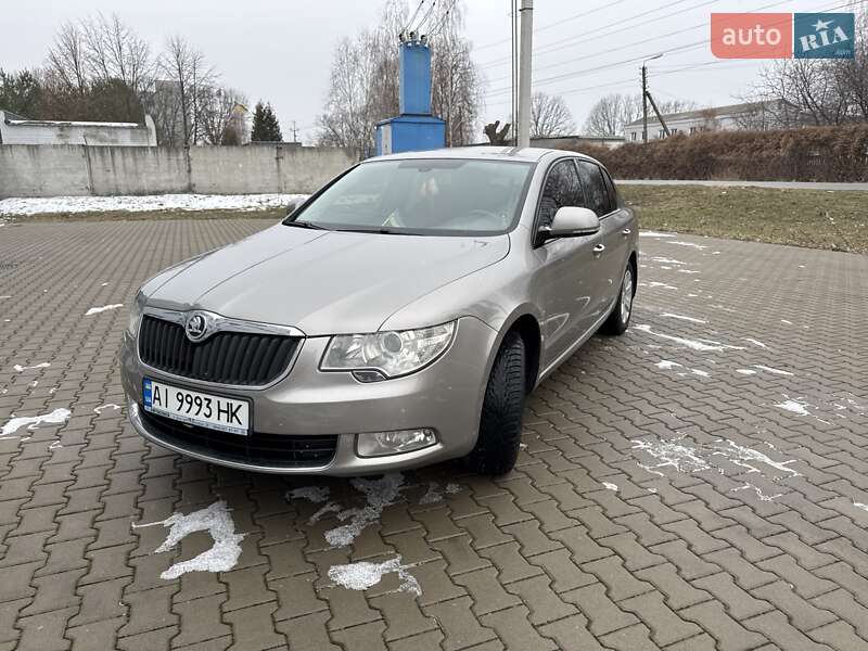 Лифтбек Skoda Superb 2010 в 