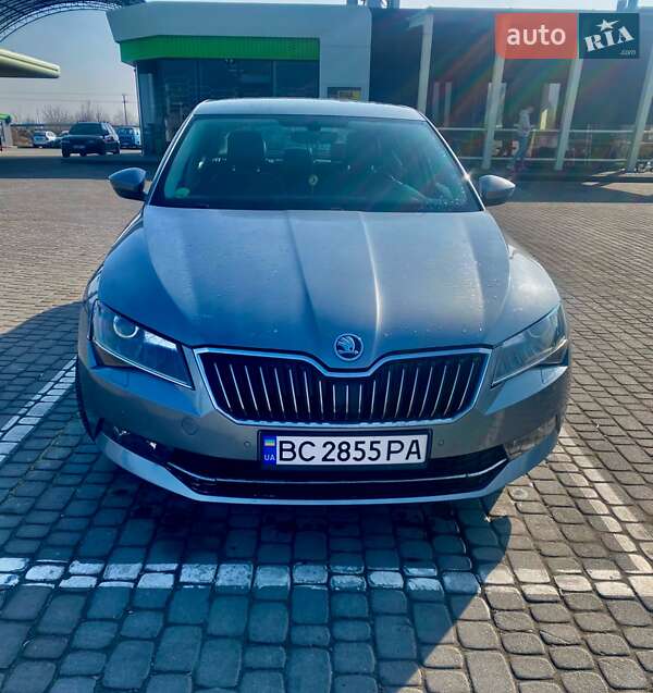 Ліфтбек Skoda Superb 2015 в 