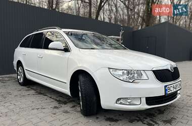 Універсал Skoda Superb 2011 в Дрогобичі